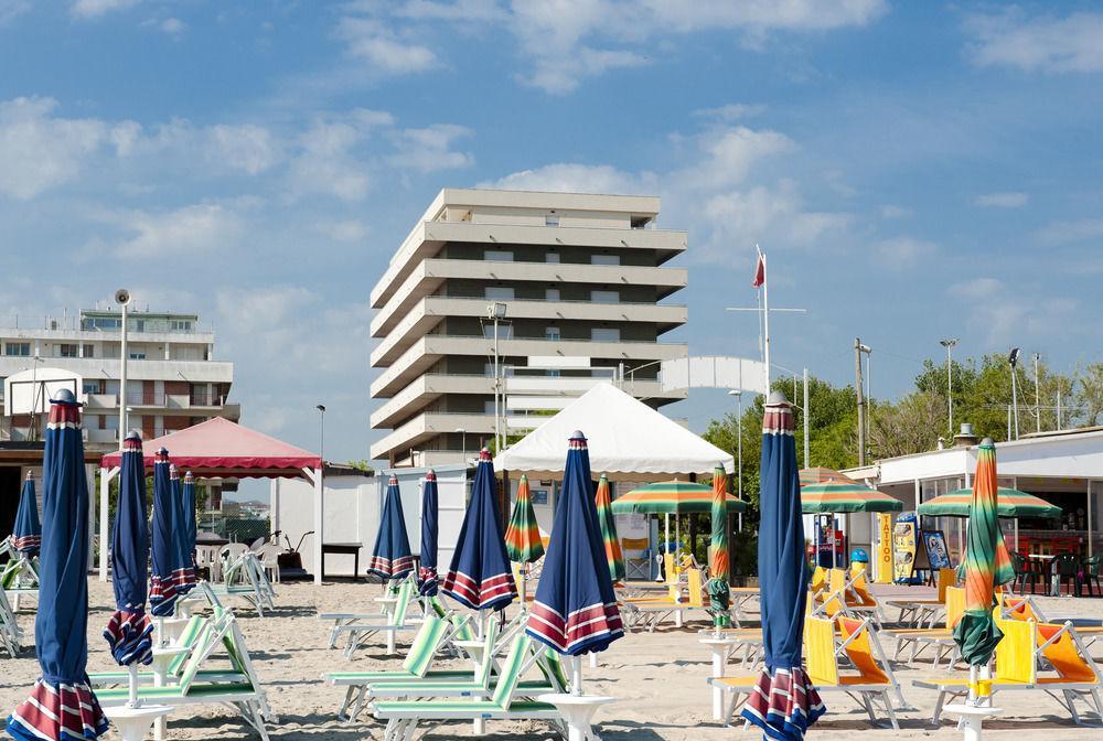 Hotel Cormoran Riccione Exterior photo